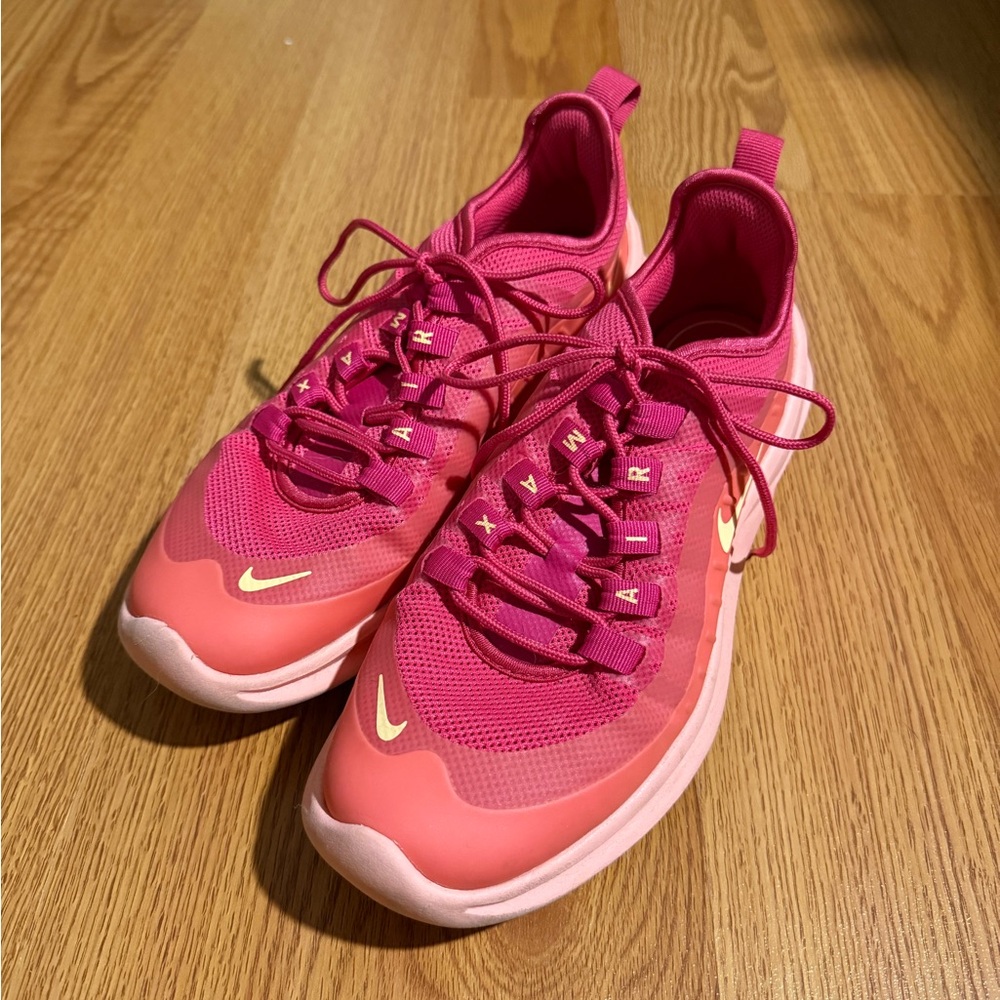 Nike Air Max Axis pink size 8